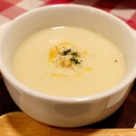 トラットリア ガバチョ - じゃが芋とポロ葱のポタージュ