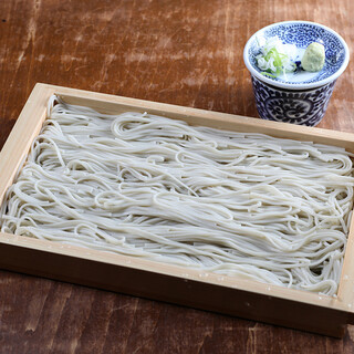 自家製の「角煮」から〆の「板そば」まで居酒屋メニューも充実◎