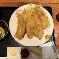 肉鮮問屋 佐々木 - 鶏かつ五個はボリューム満点