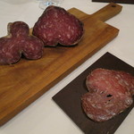 シック プッテートル - ピエール・オテーザ氏の作ったキントア豚の12ヶ月熟成サラミ1