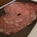 シック プッテートル - ピエール・オテーザ氏の作ったキントア豚の12ヶ月熟成サラミ2