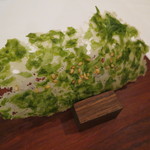 シック プッテートル - 浜名湖の青海苔のチュイル、白胡麻を振って1