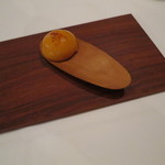 シック プッテートル - トマトとルッコラのゼリー、カイエン・ペッパーと共に1スプーンで2