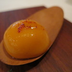 シック プッテートル - トマトとルッコラのゼリー、カイエン・ペッパーと共に1スプーンで1