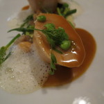 シック プッテートル - 真空調理した仏産の雛鶏の胸肉、ガーリック風味のジュで1