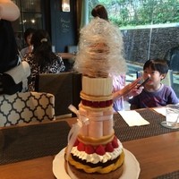 グランカフェ - 
                
                ４５周年記念の４５ｃｍタワーケーキに挑戦してきました
                 