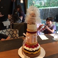 グランカフェ - 
                
                ４５周年記念の４５ｃｍタワーケーキに挑戦してきました
                 