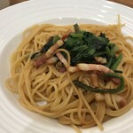 オリーブの丘 - ほうれん草とベーコンのバター醤油