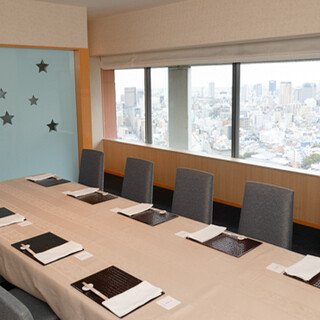 ご接待やお祝い事に最適◆最大10名まで利用可能な個室完備