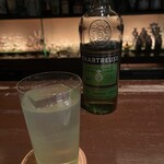 BAR Too - シャルトリューズ　ソーダ割り