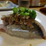 すし兆 - いわし握りたたき乗せ