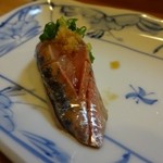 すし兆 - あじ握り(別の角度から)