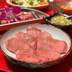焼肉屋 輪 - 