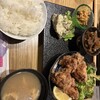 食堂でべこ。