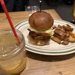 マンチズ バーガー シャック - 