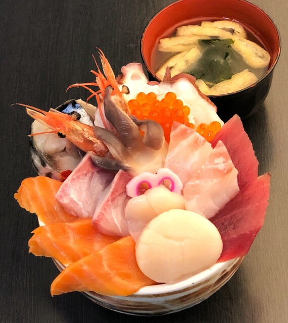 喰い処　弐七（にいなな） - 苫小牧（海鮮丼）
