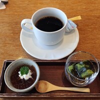 ダイナミックキッチン&バー 響  新宿サザンタワー店 - ほうじ茶ゼリーと抹茶わらび餅 ダイナミックキッチン&バー 響  新宿サザンタワー店 - ほうじ茶ゼリーと抹茶わらび餅
