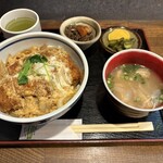 弥平 - 料理写真:かつ丼
