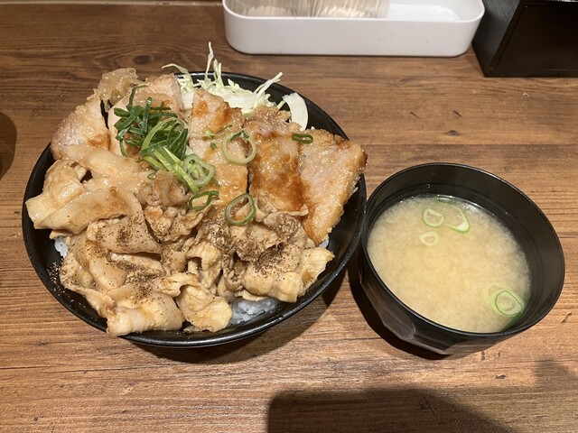 Dondon Shinjuku Chuo Higashiguchi Ten photo 4