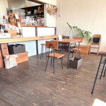 食堂カフェ ヒトトノ - 内観