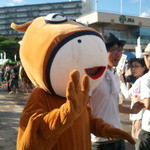 馬事公苑 売店 - 暑い中 ご苦労さまです（2012 区民まつり）