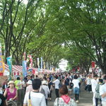 馬事公苑 売店 - 全国各地の物産ブースが並びます（2012 区民まつり）