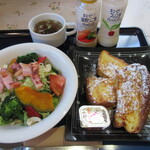渚園 - 彩りサラダとフレンチトースト（週替わりB）850円