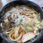 そば屋・かみしな - 鍋焼うどん(醤油)