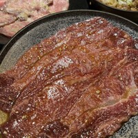 ホルモン焼肉 富や 栄店 - 