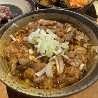 ホルモン焼肉 富や 栄店 - 