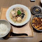 一碗水 - 鮟鱇と新豆腐、麻婆豆腐ハーフの套餐