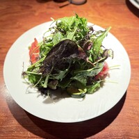 ヌガ - 梶屋農園のハーブ野菜のグリーンサラダ
