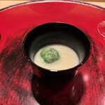 282992799 - カリフラワーの刷り流し、軽く油で火を入れた芽キャベツ