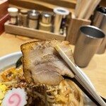 銀座 朧月 - 軽く炙られたチャーシュー(美味しい)