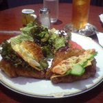 キャトル - クロワッサンサンド。タベヅライ。。。