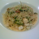 オッティミスタ - 小柱とブロッコリー、ドライトマトのオイルソース