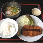 本家権太楼 - 日替り　とんかつ定食￥550