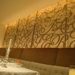 ラール・エ・ラ・マニエール - 壁のオブジェ。