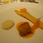 ラール・エ・ラ・マニエール - リードヴォー　オレンジのソース　ゴボウとミカン添え。