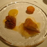 ラール・エ・ラ・マニエール - ホロホロ鳥のロースト　ムネ肉とモモ肉　トウモロコシのピューレ。