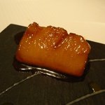 ラール・エ・ラ・マニエール - ココナッツの焼き菓子とアイス　パイナップルのコンフィ。