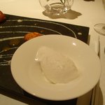 ラール・エ・ラ・マニエール - ココナッツの焼き菓子とアイス　パイナップルのコンフィ。