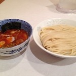 頑者 - 辛つけめん、大盛り！  麺が綺麗に盛り付けられているね。今日もイイね！  
