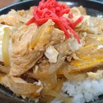 かつ亭 - 具の下のご飯はつゆだくでおいしいです