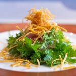 中華ダイニング 一途一心 - 2025.1 中華風お刺身サラダ（静岡産天然真鯛2日熟成、わさび菜、雲呑の皮）