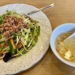 新中華 - 台湾焼きそば 880円
 (玉子スープ付)