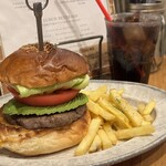 No.18 - アボカドバーガー ＋ ポテト ＋ ドリンクセット