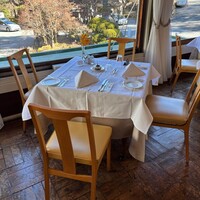 メインダイニングルーム - 店内