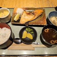 大山鶏と鮮魚 居酒屋 まいか - 