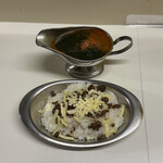 かれーの店 うどん  - オイスターオーシャン、ご飯大盛り、チーズ、スパイシーひき肉、焼トマト